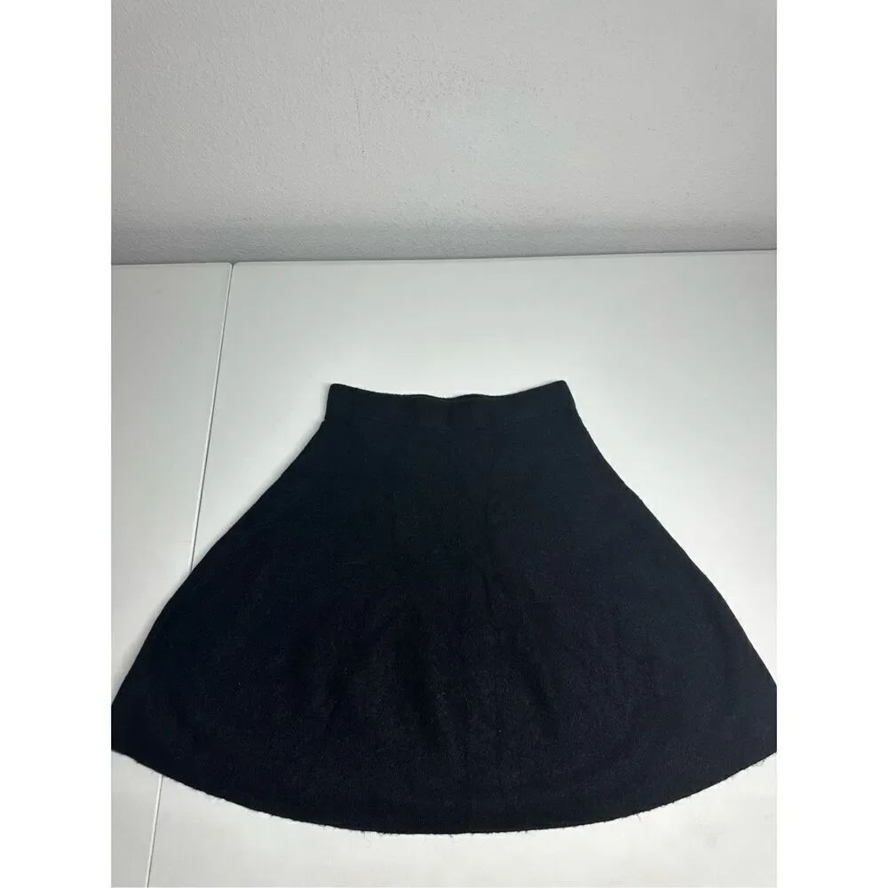 Only Womenโs Black Knit Flared Skirt SizeโS